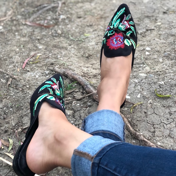 LAST1♥️Vegan Black rose embroidered pointy mule - Picture 4 of 8